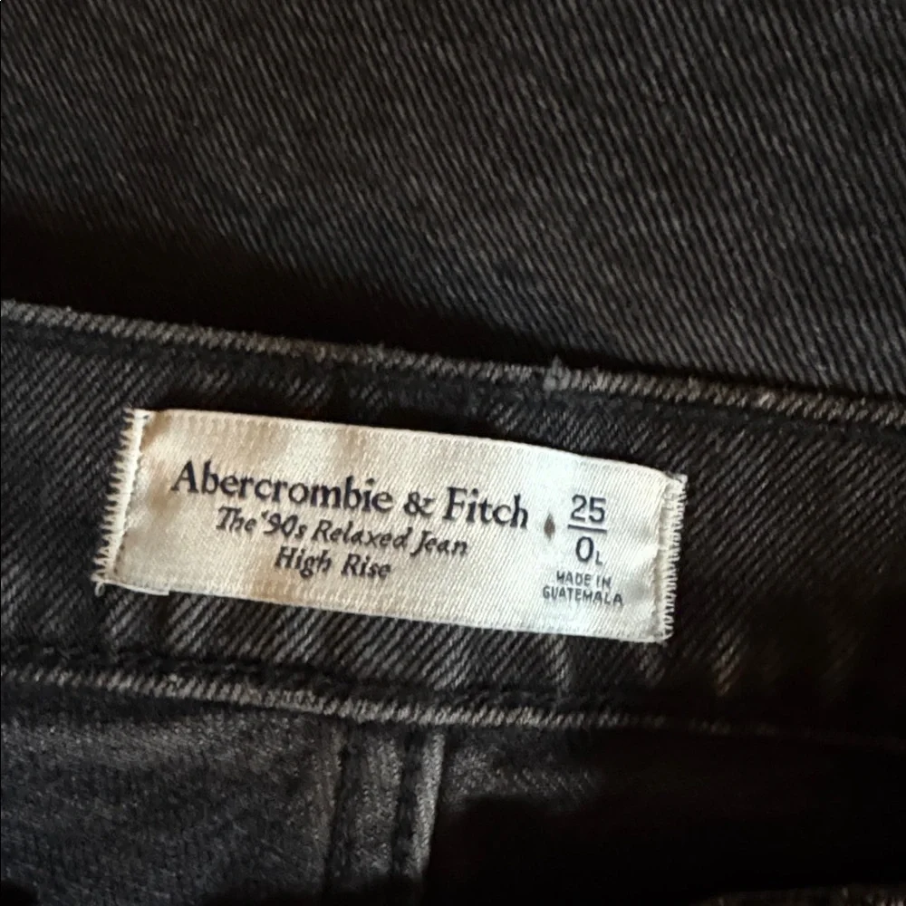 Abercrombie and Fitch 90s Relaxed High Rise Black Jeans 0L - Picture 3 of 5